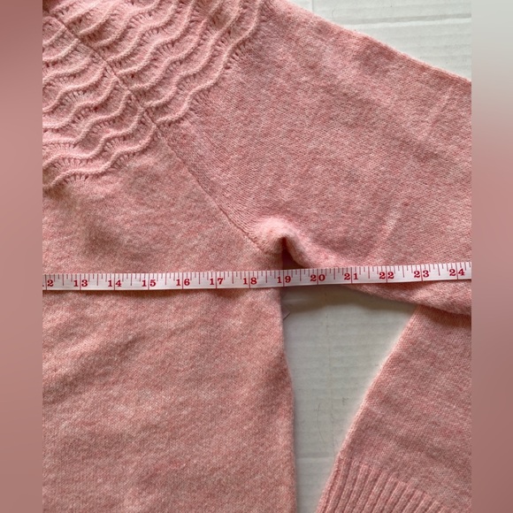 Croft & Barrow Women’s Medium Ripple Pointelle‎ Sweater - Picture 3 of 8